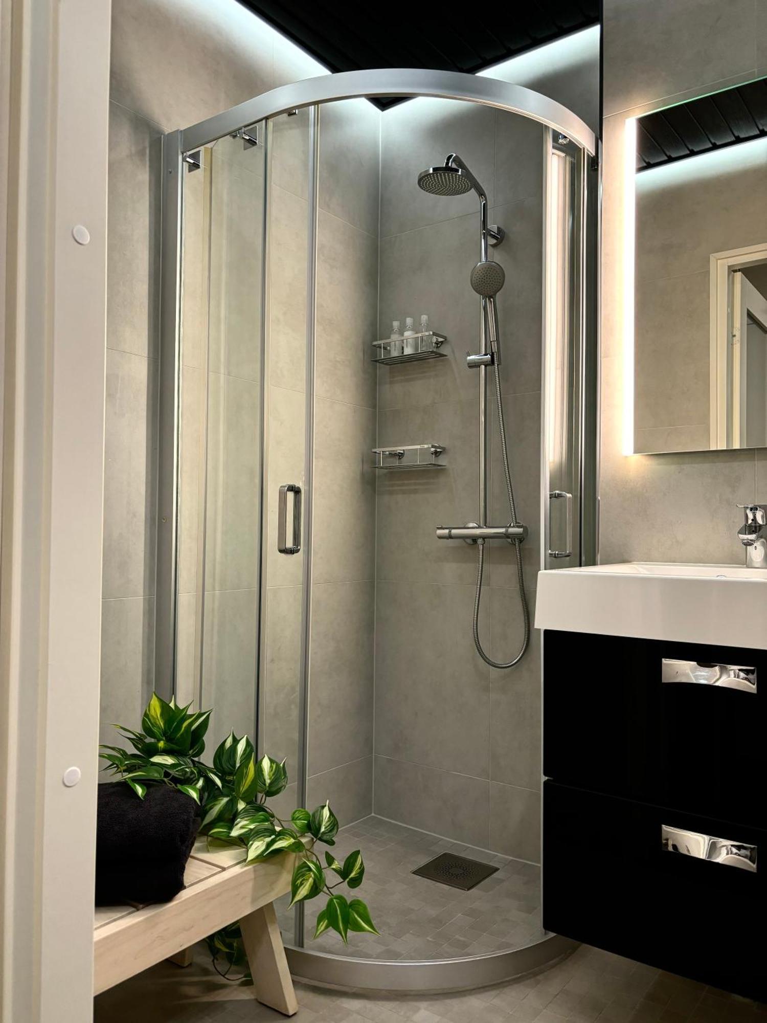 Vartiomaja - Beautiful Apartment Near Arktikum Rovaniemi Dış mekan fotoğraf